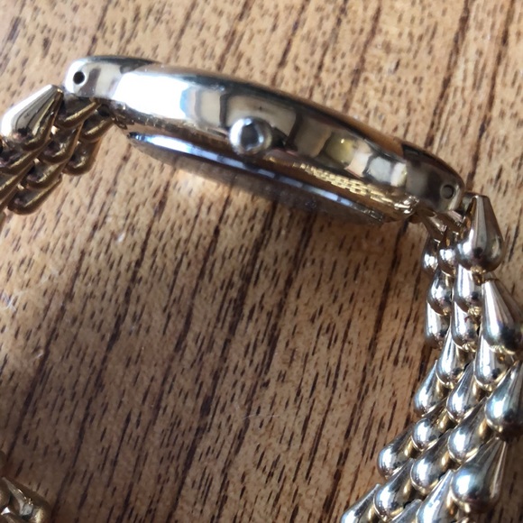 Elgin Diamond Quartz Watch - Picture 6 of 16